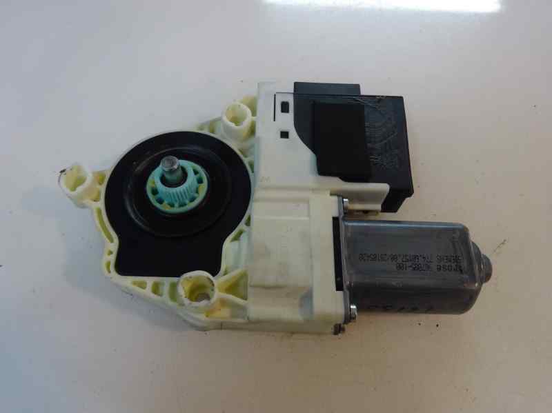 MOTOR ELEVALUNAS DELANTERO DERECHO SEAT CORDOBA 1.4 MT 100CV