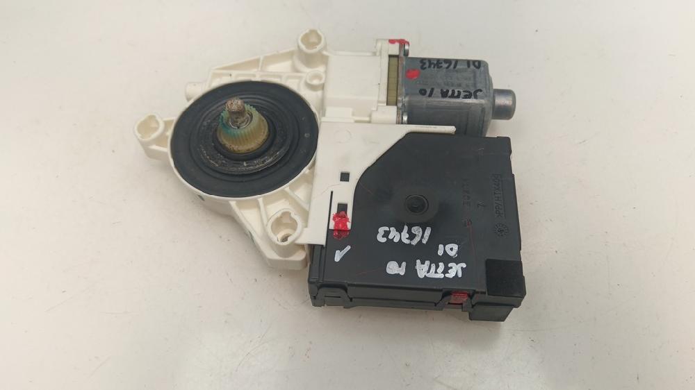 MOTOR ELEVALUNAS DELANTERO IZQUIERDO VOLKSWAGEN JETTA 1.6 TDI MT 105CV