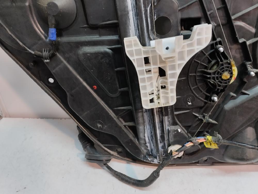 ELEVALUNAS TRASERO DERECHO KIA CARENS 1.7 MT 115CV | 85KW
