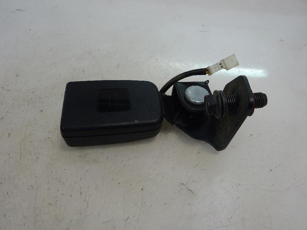CINTURON SEGURIDAD TRASERO CENTRAL TATA INDICA 1.4 MT 71CV | 52KW