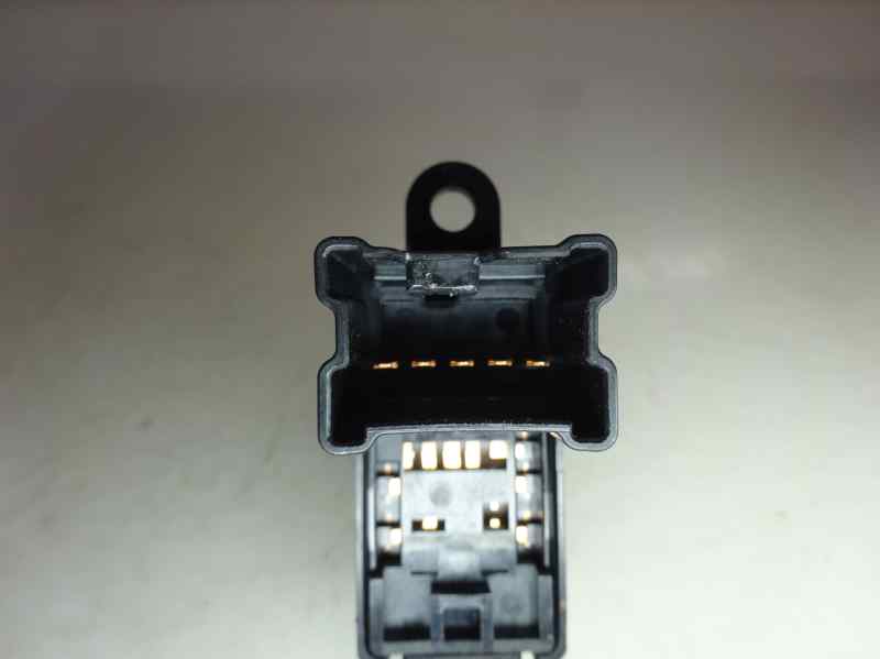 MANDO ELEVALUNAS TRASERO DERECHO NISSAN JUKE 1.5 DCI MT 110CV