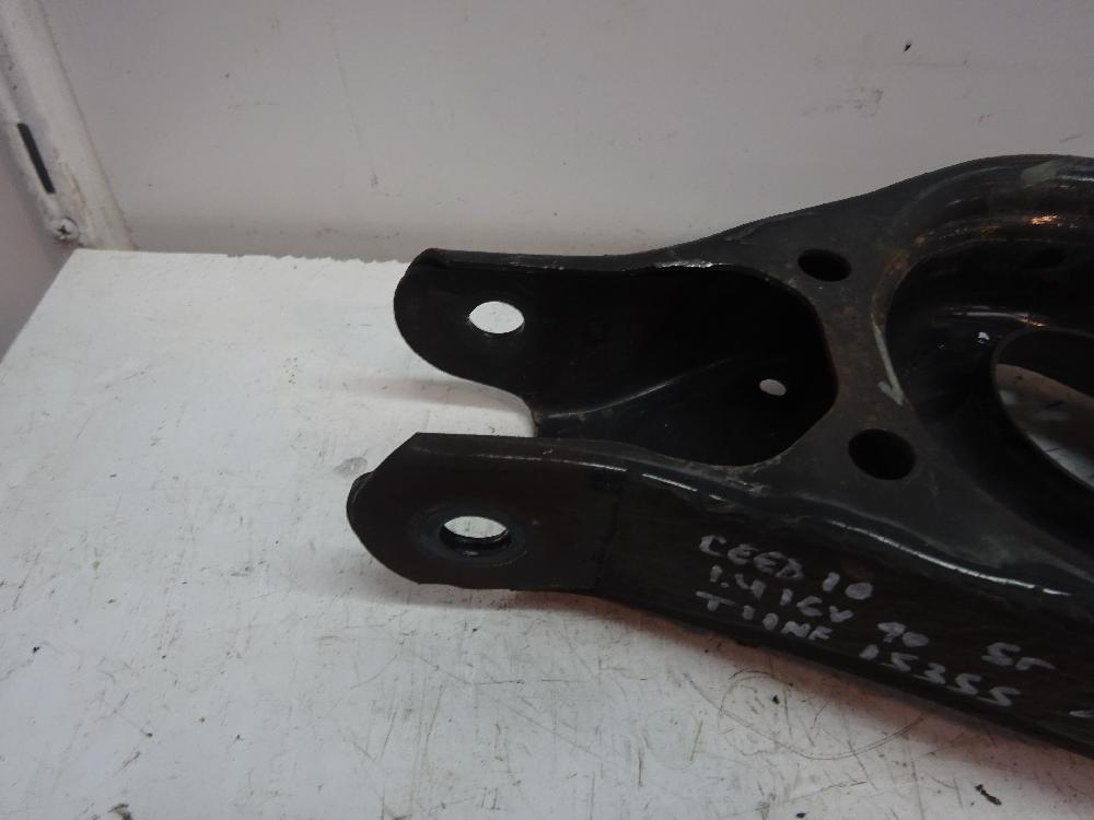 BRAZO SUSPENSION INFERIOR TRASERO IZQUIERDO KIA CEED 1.4 MT 90CV | 66KW
