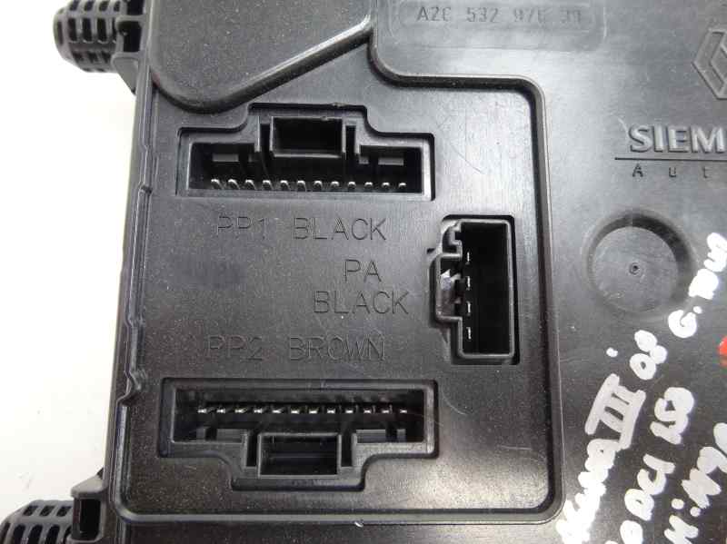 CAJA RELES FUSIBLES RENAULT LAGUNA 2008 2.0 DCI MT 150CV