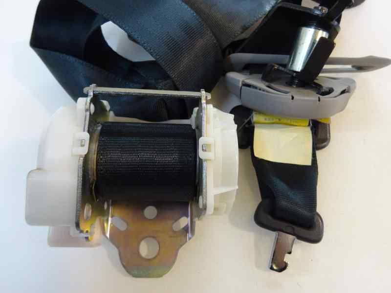 CINTURON SEGURIDAD TRASERO CENTRAL TOYOTA YARIS 1.4 MT 90CV | 66KW