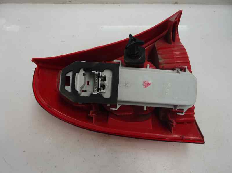 PILOTO TRASERO DERECHO RENAULT CLIO 2003 1.2 MT 58CV | 43KW
