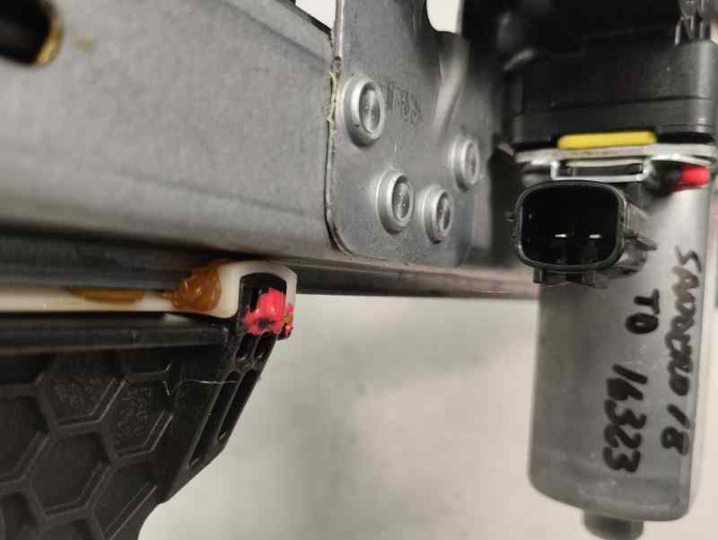 ELEVALUNAS TRASERO DERECHO DACIA SANDERO 0.9 TCE MT 90CV