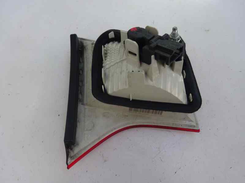 PILOTO TRASERO DERECHO INTERIOR AUDI A4 2005 2.0 TDI MT 140CV | 103KW
