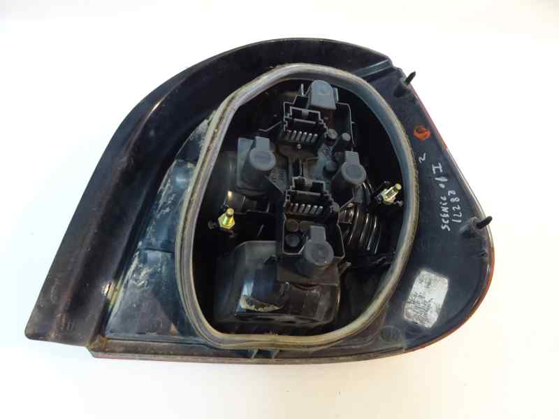 PILOTO TRASERO IZQUIERDO RENAULT SCENIC 1.9 DCI MT 102CV