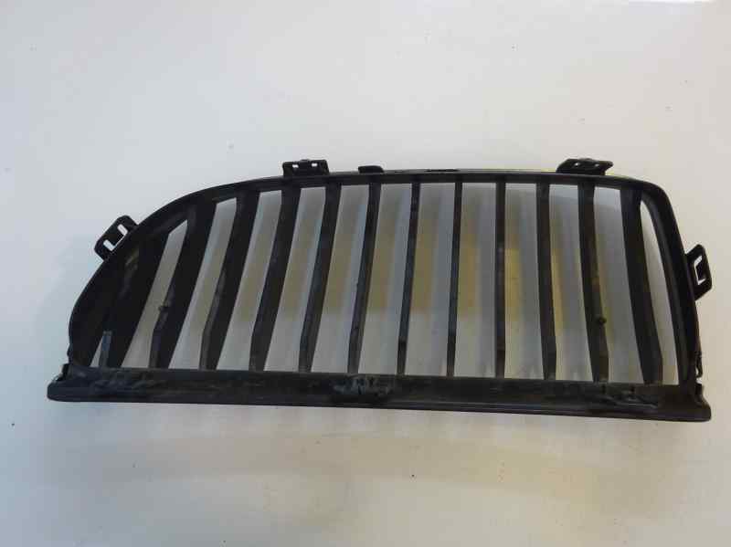 REJILLA PARAGOLPES DERECHA BMW SERIE 3 2.0 320D MT 163CV