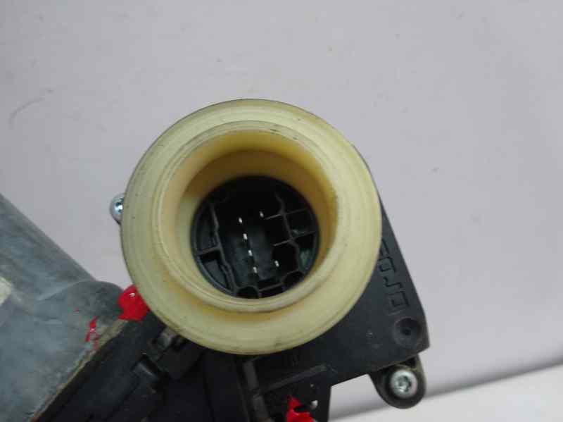 ELEVALUNAS TRASERO IZQUIERDO TOYOTA COROLLA VERSO 2.2 TD MT 136CV