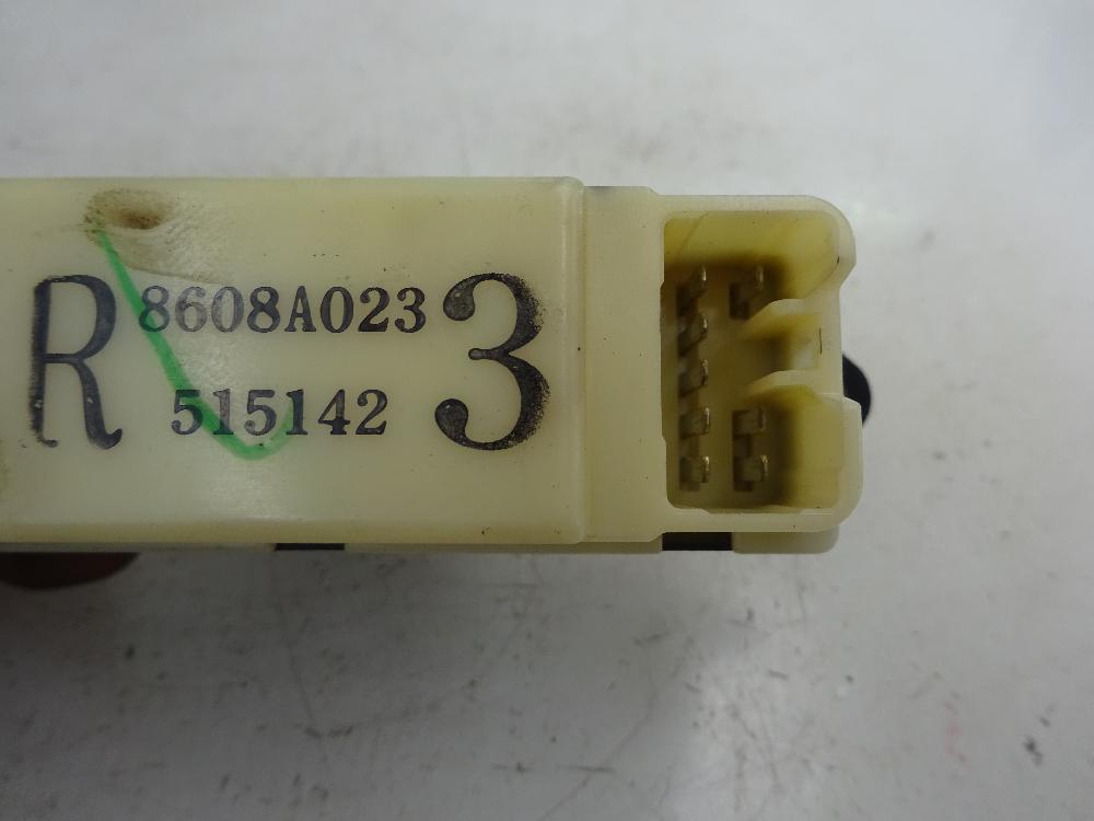 MANDO ELEVALUNAS TRASERO DERECHO MITSUBISHI GRANDIS 2.0 DI-D MT 134CV