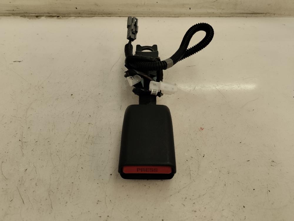 ANCLAJE CINTURON DELANTERO DERECHO TOYOTA VERSO 2.0 D-4D MT 128CV