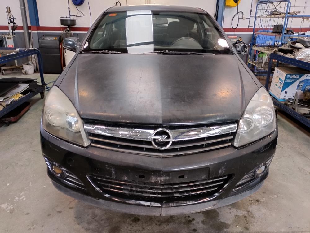 CAJA RELES FUSIBLES OPEL ASTRA 1.7 CDTI MT 100CV