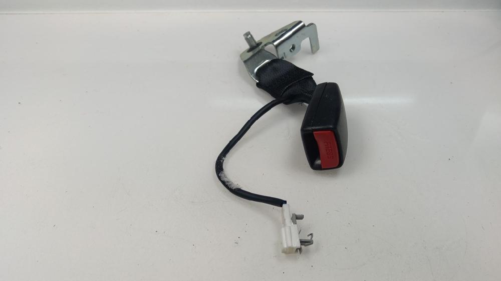 ANCLAJE CINTURON DELANTERO IZQUIERDO NISSAN QASHQAI 1.3 MT 140CV