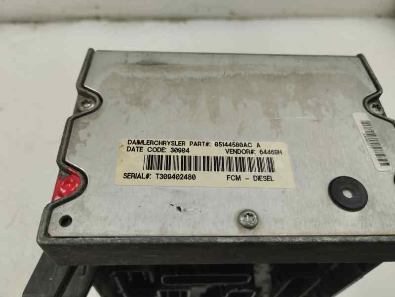 CAJA RELES FUSIBLES CHRYSLER VOYAGER 2.5 D MT 143CV