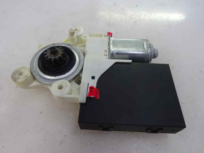 MOTOR ELEVALUNAS DELANTERO IZQUIERDO VOLVO S40 2.0 TD MT 136CV