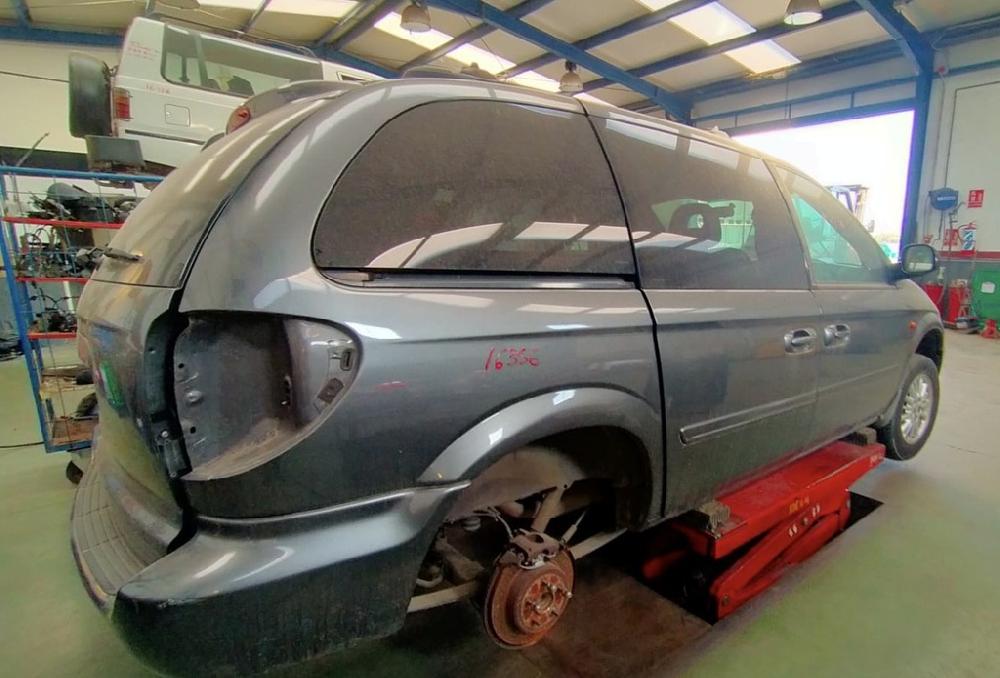 CHRYSLER VOYAGER 2004 2.8D AT 150CV