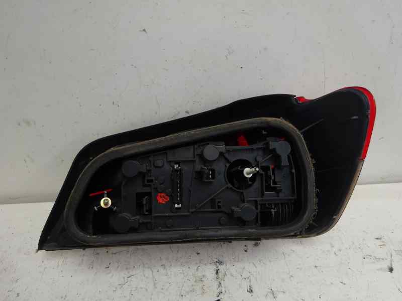 PILOTO TRASERO IZQUIERDO PEUGEOT 306 1.6 MT 89CV | 65KW