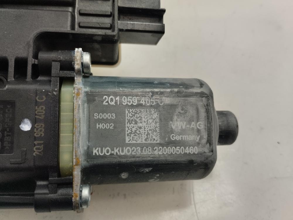 MOTOR ELEVALUNAS DELANTERO IZQUIERDO SKODA FABIA 1.0 TSI MT 95CV