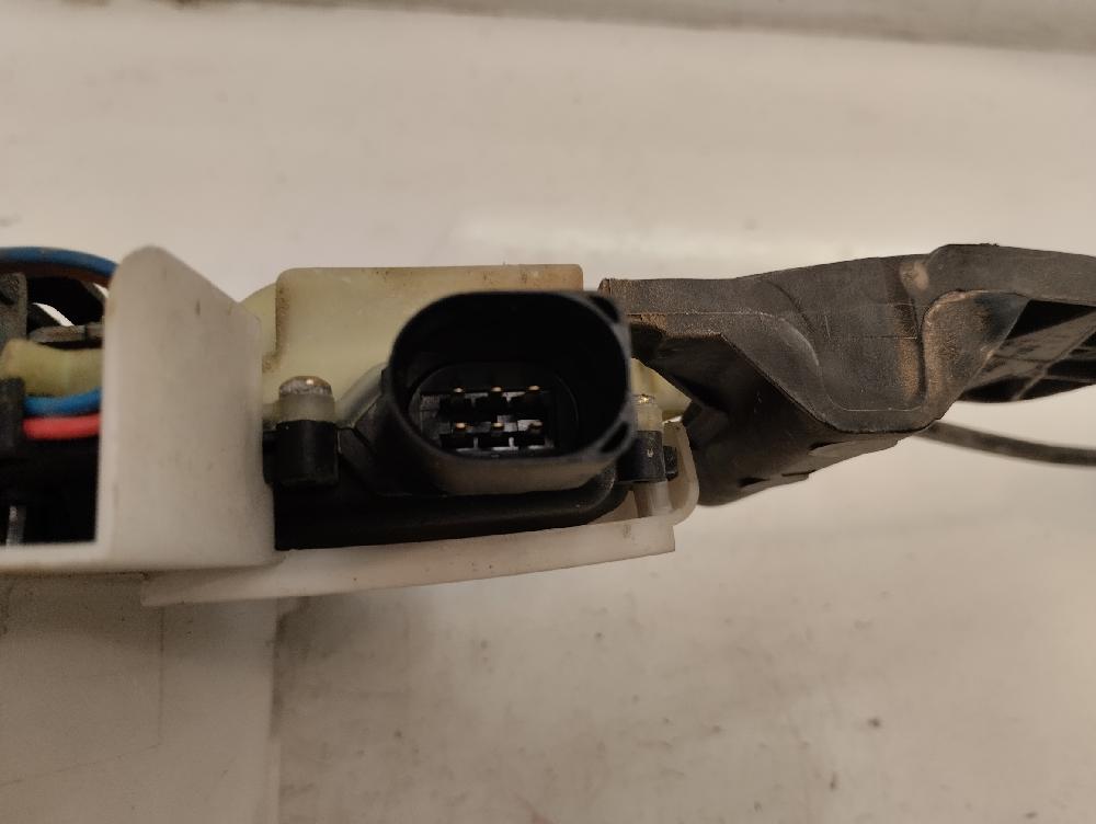 CERRADURA PUERTA TRASERA IZQUIERDA VOLKSWAGEN PASSAT 1.9 TDI 6MT 130CV