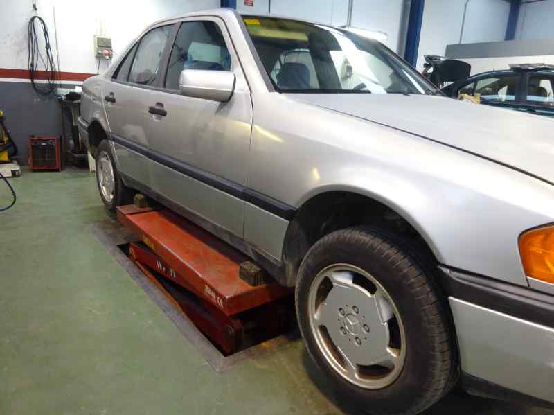 FARO DERECHO MERCEDES BENZ CLASE C 1993 1.8 MT 122CV | 90KW