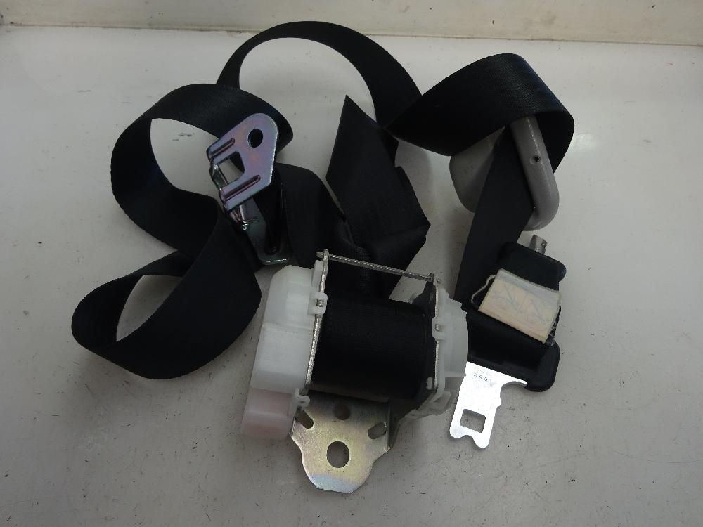 CINTURON SEGURIDAD TRASERO CENTRAL TOYOTA YARIS 1.0 MT 69CV