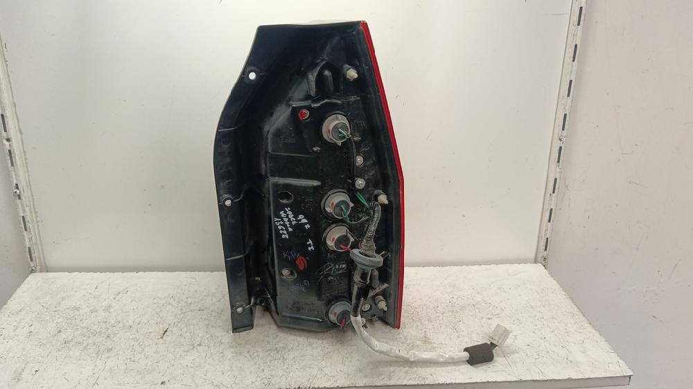 PILOTO TRASERO IZQUIERDO MITSUBISHI SPACE WAGON 2.4 GDI MT 4WD 150CV
