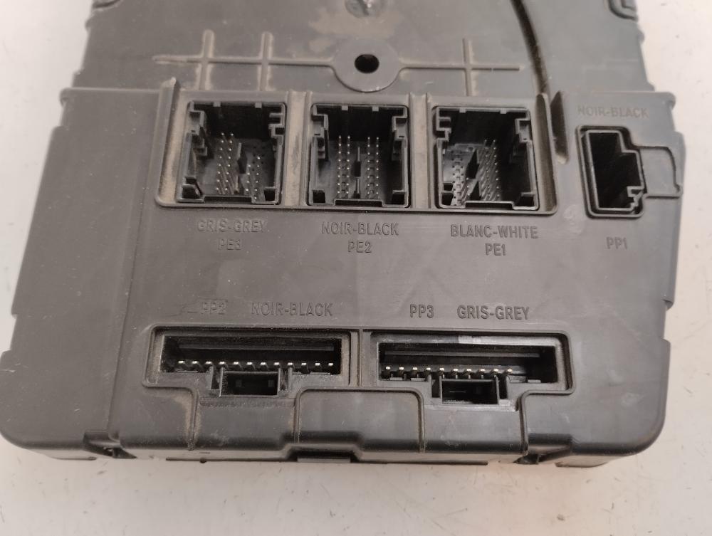CAJA RELES FUSIBLES RENAULT MEGANE 2005 1.9 DCI MT 120CV | 88KW