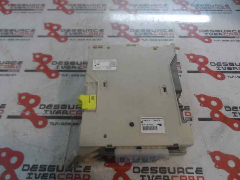 CAJA RELES FUSIBLES TOYOTA YARIS OTROS