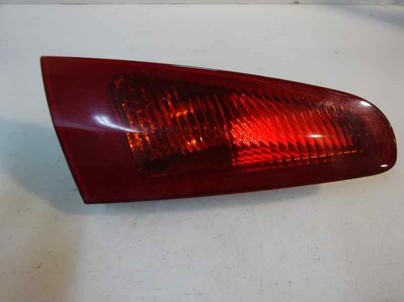 PILOTO TRASERO IZQUIERDO INTERIOR ALFA ROMEO 147 1.9 MT 120CV | 88KW