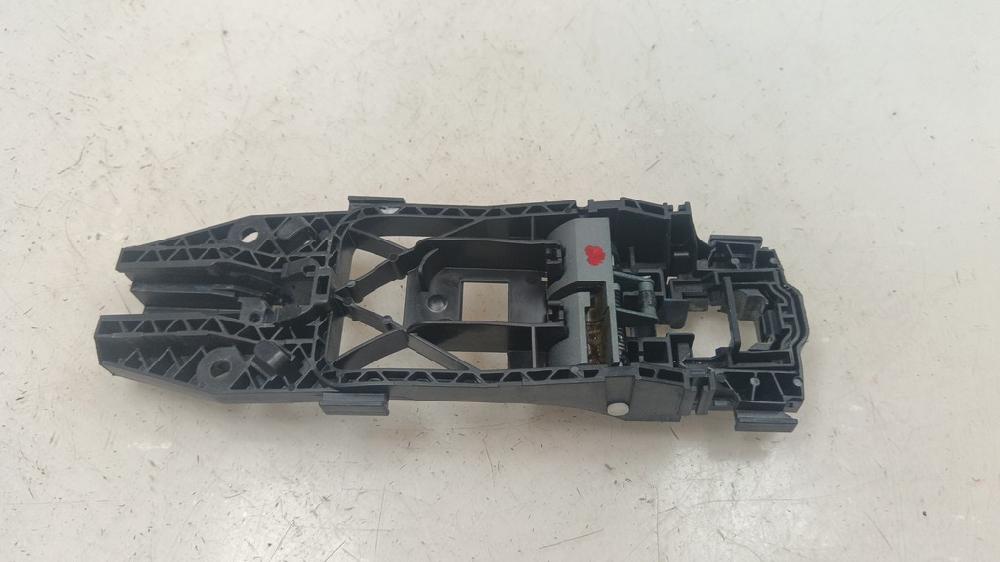 SOPORTE MANETA EXTERIOR PUERTA TRASERA DERECHA SKODA FABIA 1.4 MT 90CV | 66KW
