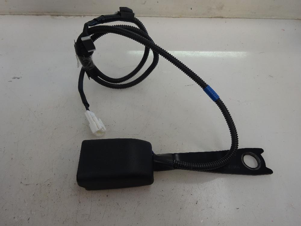 ANCLAJE CINTURON DELANTERO IZQUIERDO TOYOTA YARIS 1.0 MT 69CV