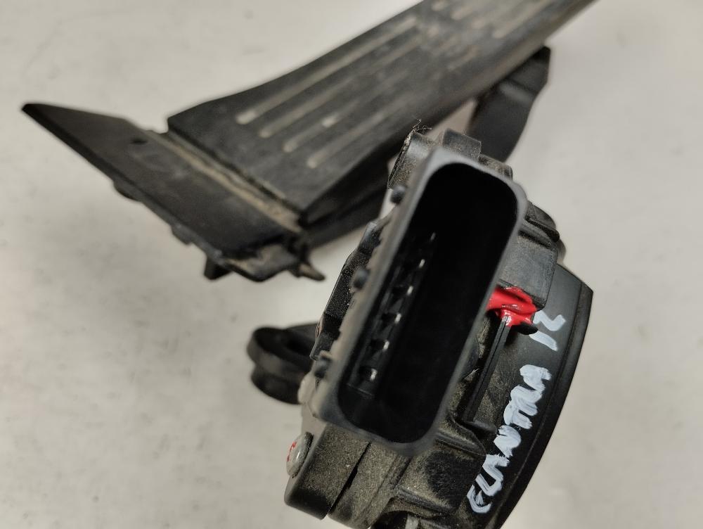 POTENCIOMETRO PEDAL HYUNDAI ELANTRA 1.6 MT 132CV | 97KW