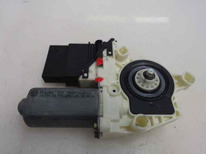 MOTOR ELEVALUNAS TRASERO IZQUIERDO VOLKSWAGEN GOLF 1.6 TDI MT 105CV