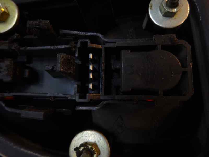 PILOTO TRASERO DERECHO RENAULT LAGUNA 1.9 DTI MT 100CV