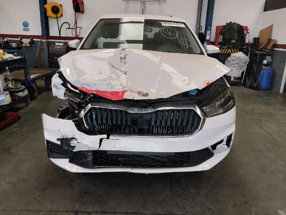 PILOTO TRASERO IZQUIERDO INTERIOR SKODA FABIA 2022 1.0 TSI MT 95CV