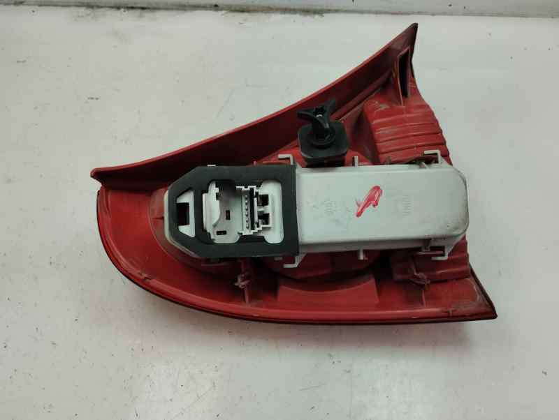 PILOTO TRASERO DERECHO RENAULT CLIO 1.2 MT 75CV