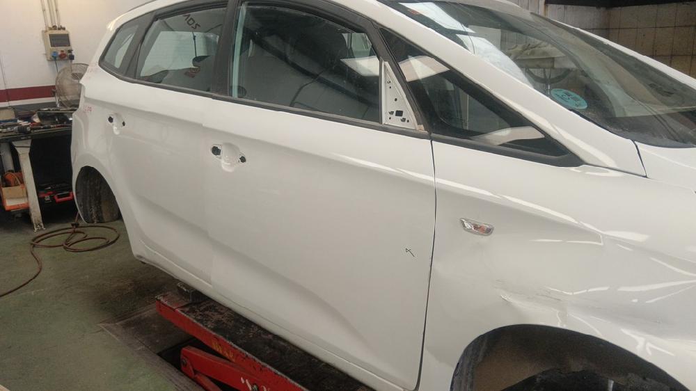 PUERTA DELANTERA DERECHA KIA CARENS 1.6 MT 135CV | 99KW