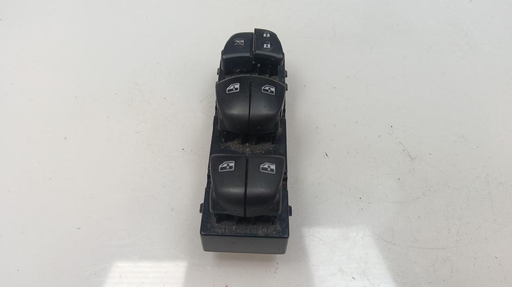 MANDO ELEVALUNAS DELANTERO IZQUIERDO NISSAN QASHQAI 1.3 MT 140CV