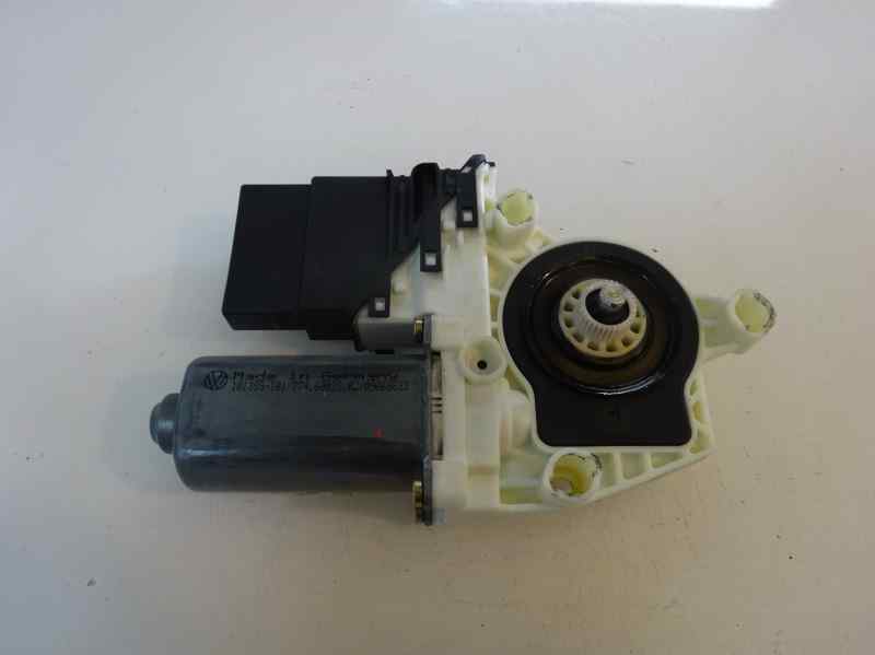 MOTOR ELEVALUNAS TRASERO IZQUIERDO VOLKSWAGEN GOLF 1.9 TDI MT 90CV