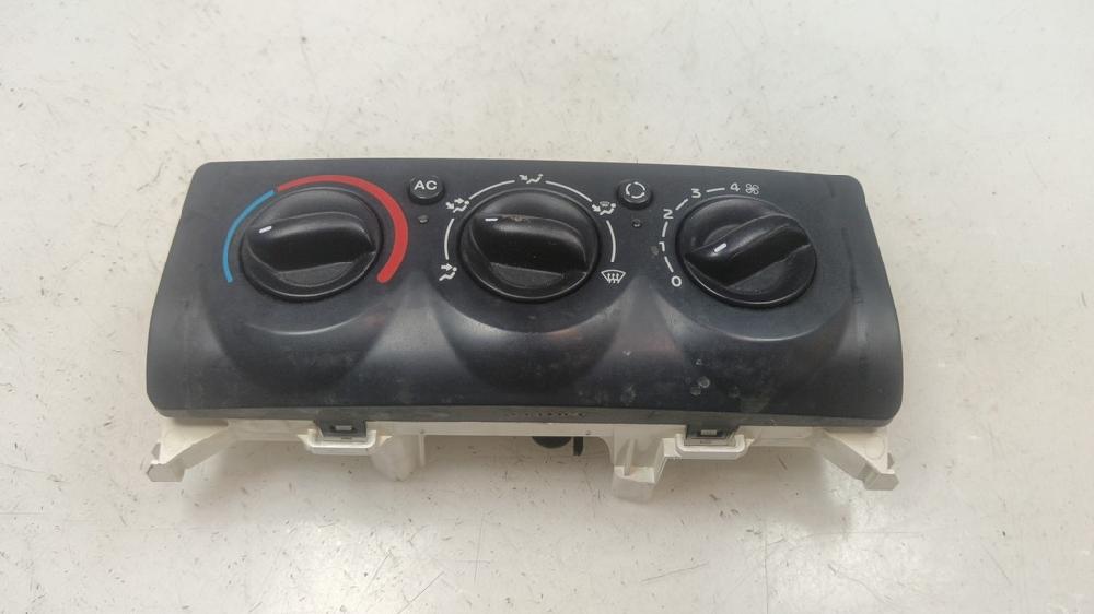 MANDO CALEFACCION AIRE ACONDICIONADO RENAULT CLIO 1.5 DCI MT 82CV