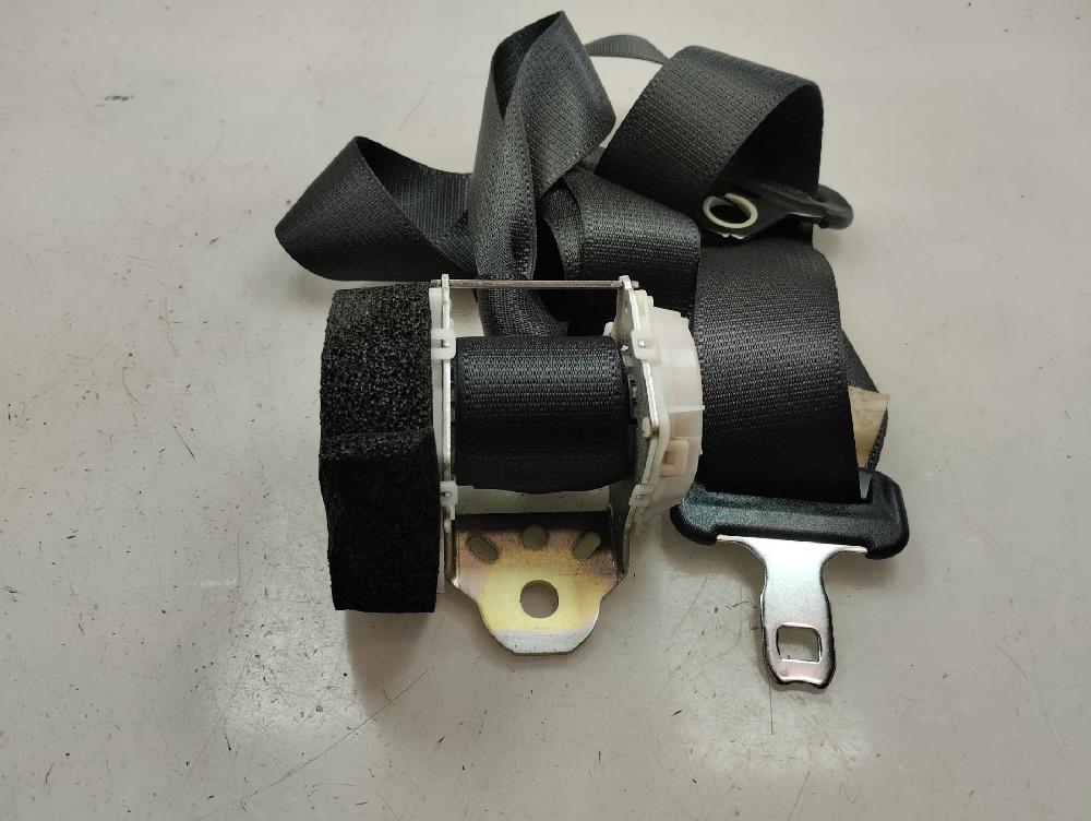 CINTURON SEGURIDAD TRASERO DERECHO TOYOTA YARIS 1.5 MT 106CV