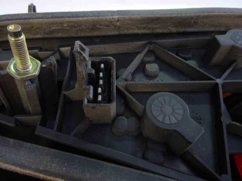 PILOTO TRASERO DERECHO PEUGEOT 106 1.1 MT 60CV | 44KW