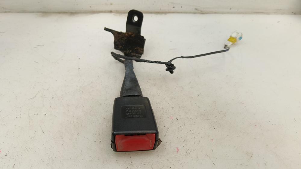 ANCLAJE CINTURON DELANTERO IZQUIERDO CITROEN C4 CACTUS 1.6 MT 99CV | 73KW