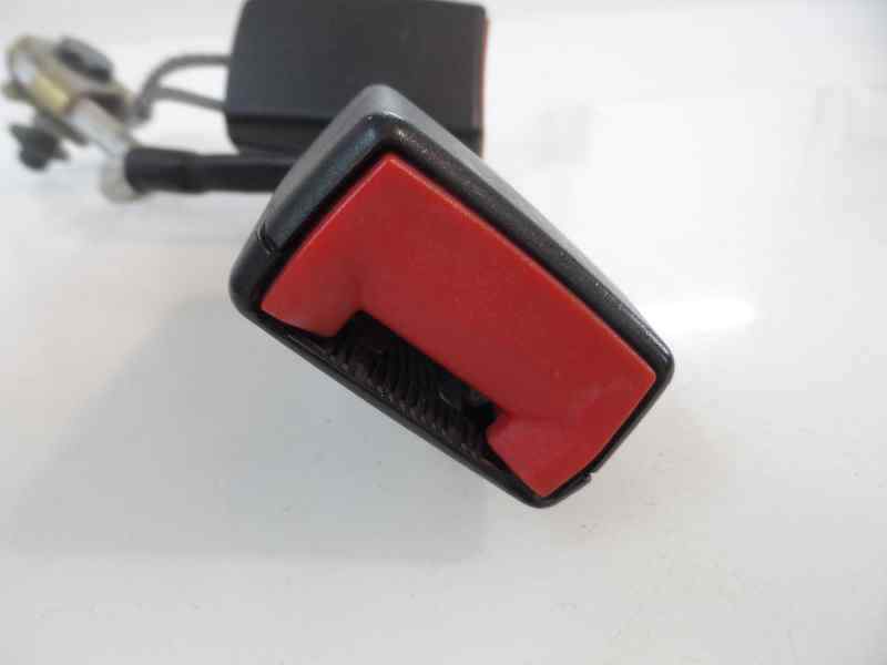 ANCLAJE CINTURON TRASERO IZQUIERDO AUDI A3 2004 1.9 TDI MT 105CV | 77KW