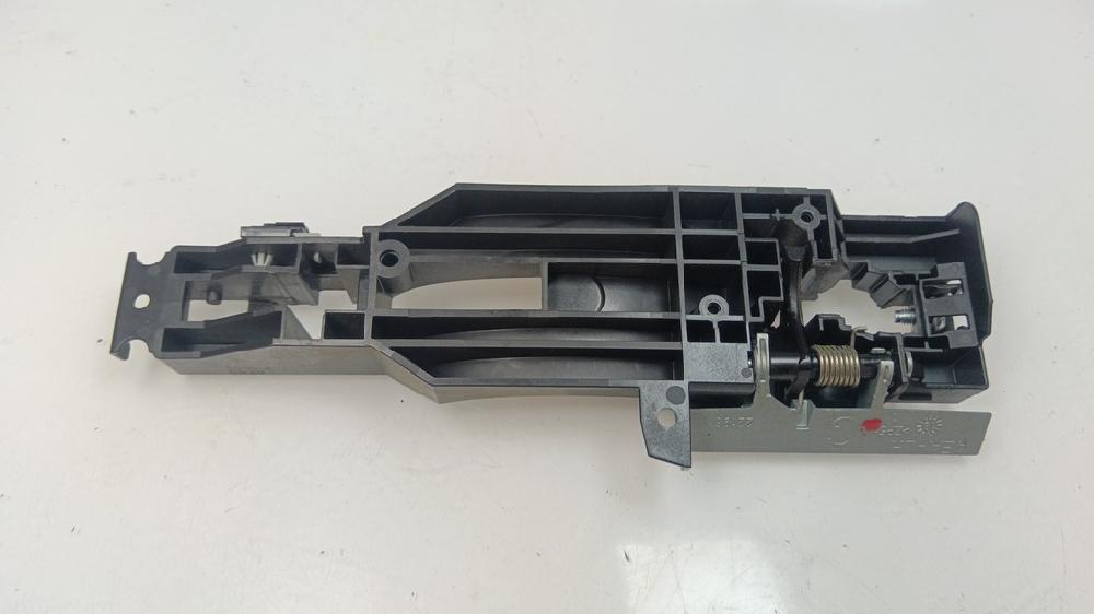 SOPORTE MANETA EXTERIOR DELANTERA IZQUIERDA NISSAN QASHQAI 1.3 MT 140CV