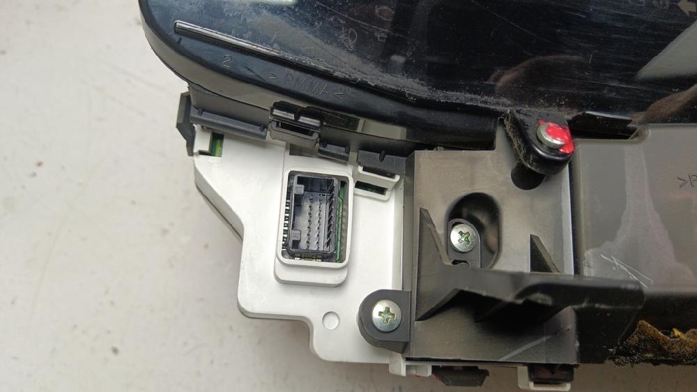 CUADRO INSTRUMENTOS TOYOTA YARIS 1.4 D-4D MMT 89CV