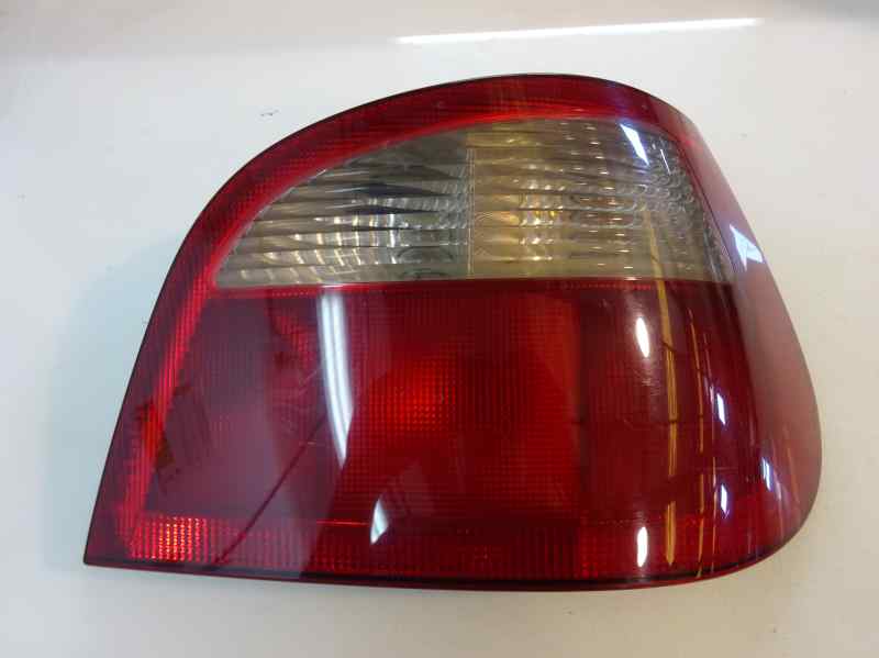 PILOTO TRASERO DERECHO RENAULT MEGANE 1.9 D MT 65CV