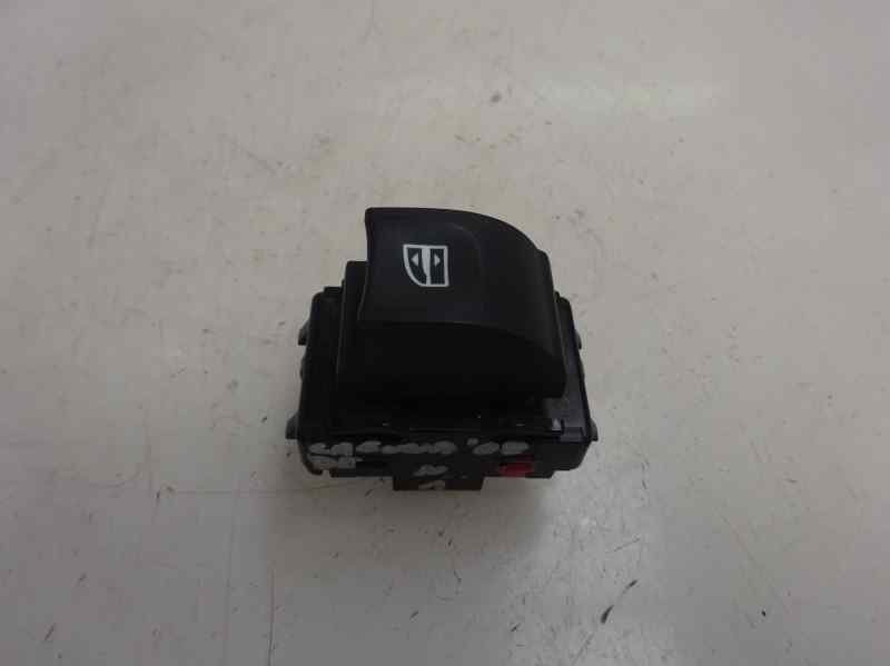 MANDO ELEVALUNAS DELANTERO DERECHO RENAULT LAGUNA 2.0 DCI MT 150CV