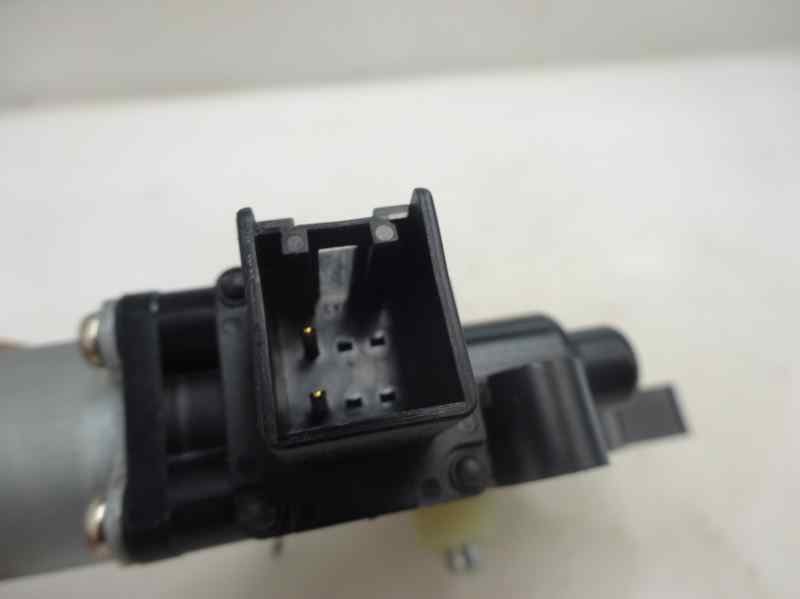 MOTOR ELEVALUNAS TRASERO DERECHO MAZDA 2 1.3 MT 75CV